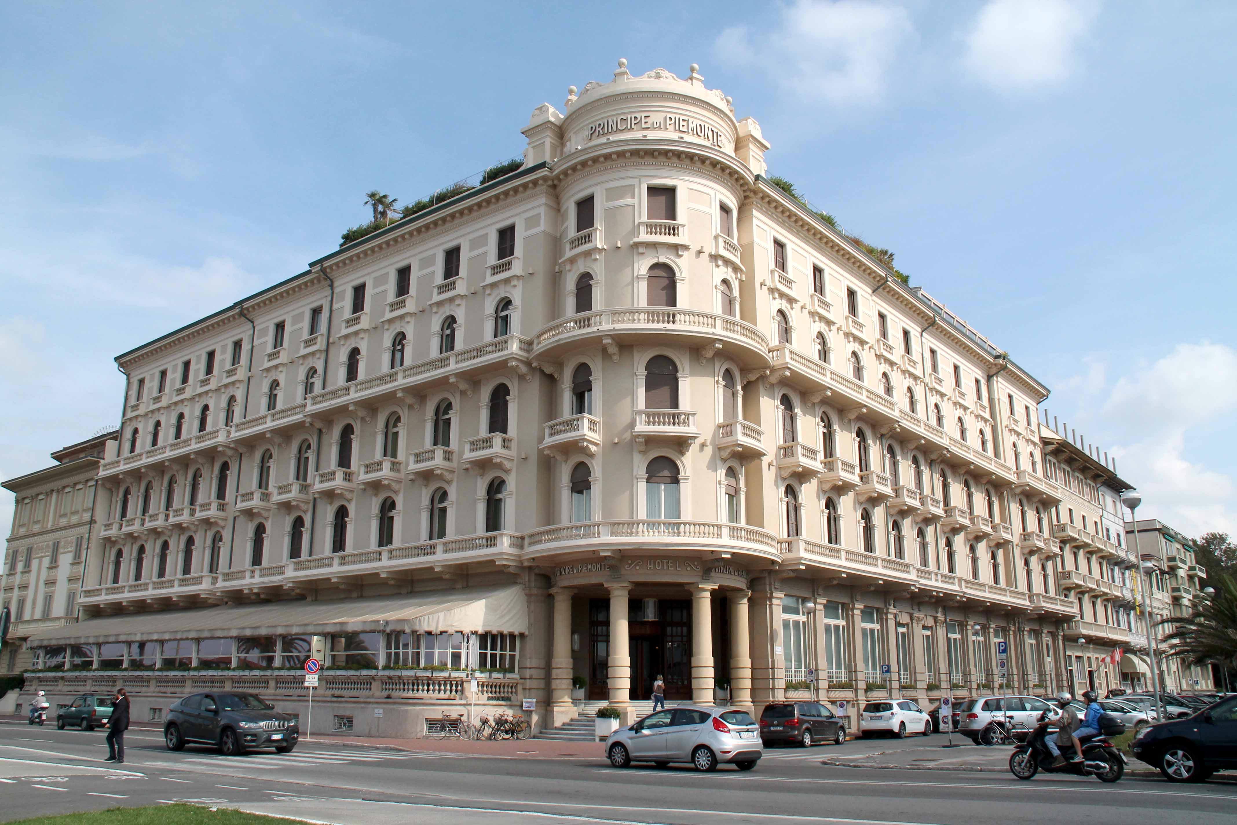 L'hotel Principe di Piemonte a Viareggio