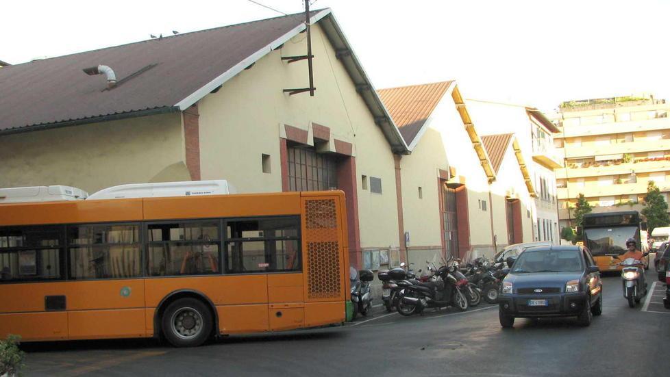 Il trasloco degli autobus da via Meyer slitta ancora 