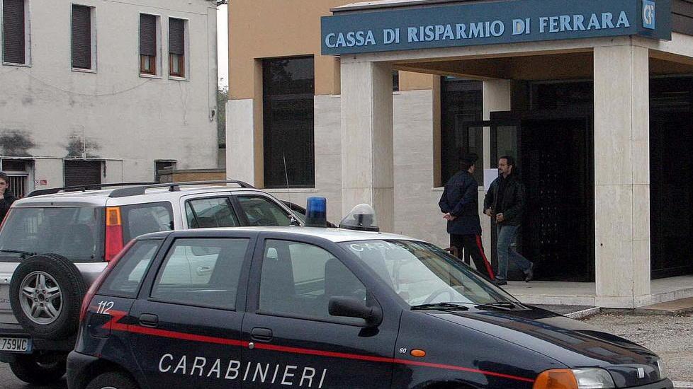 I carabinieri sventano il colpo in banca