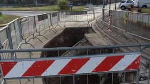 Slitta la riapertura al traffico della rotatoria di via del Bosco
