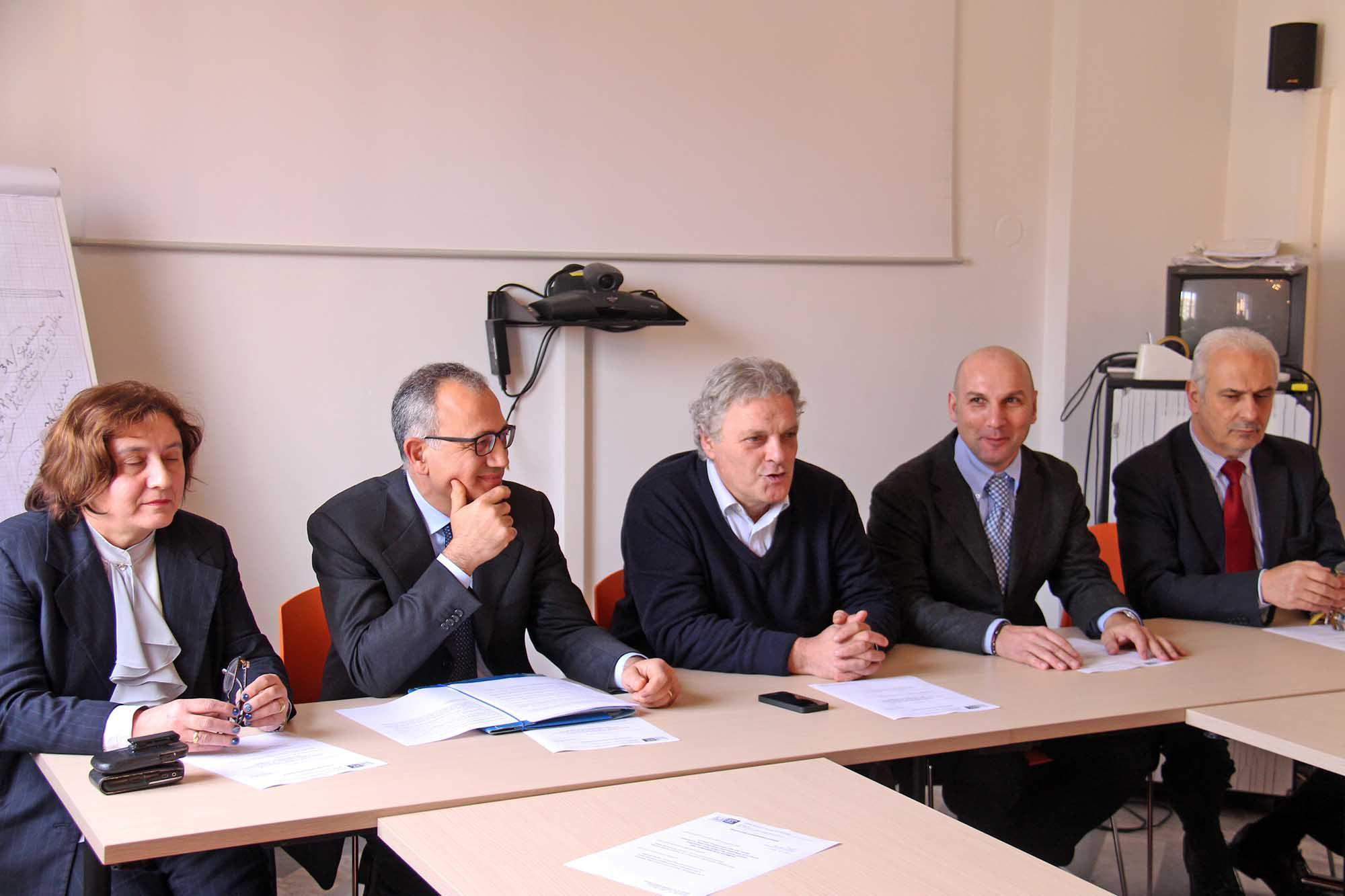 lA PRESENTAZIONE DEI DUE NUOVI PRIMARI (mARZI pENTAFOTO)