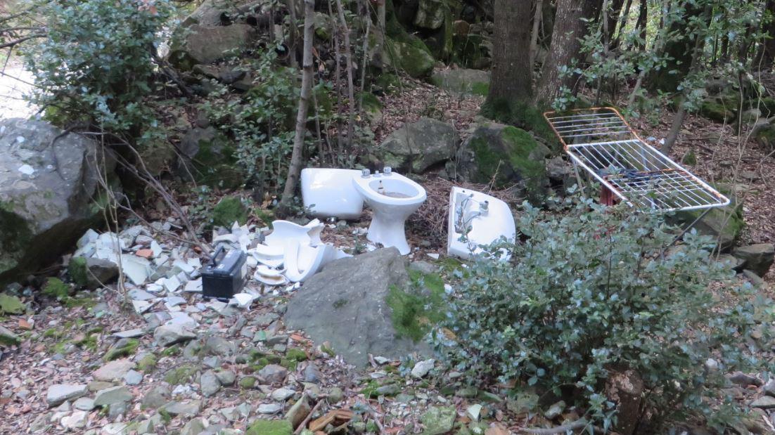 Discarica abusiva a Lavacchio (Marciana)