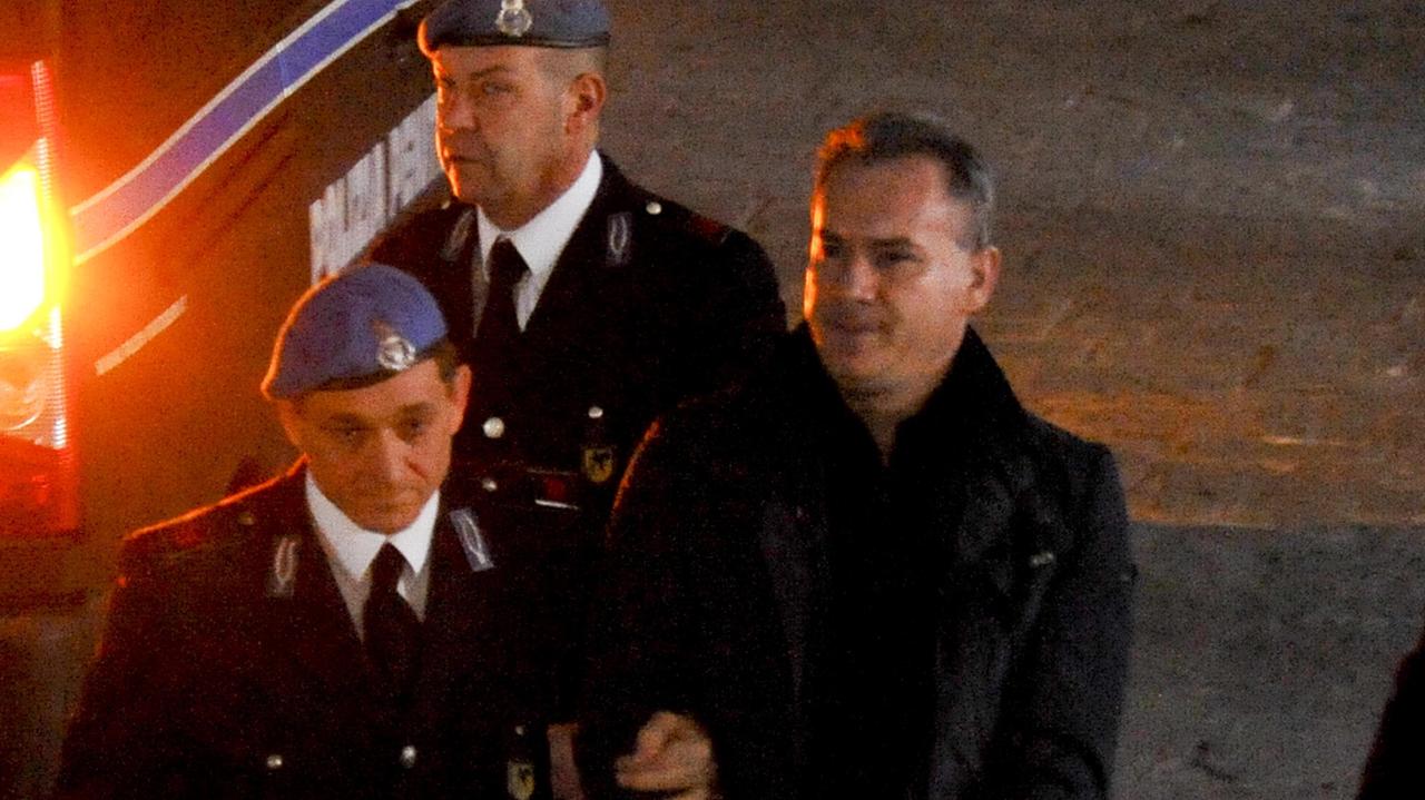 Sergio Bertini all'arrivo in Tribunale (foto Bf)