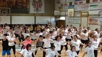 Palasport gremito e diverse donazioni per Michael