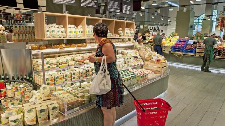 L'interno di un supermercato Coop