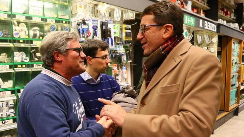 Il sindaco incontra i negozianti: «Incentivi e maggiori controlli»
