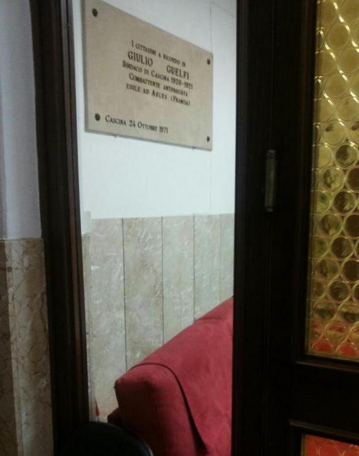 Aggredisce il sindaco per la casa 