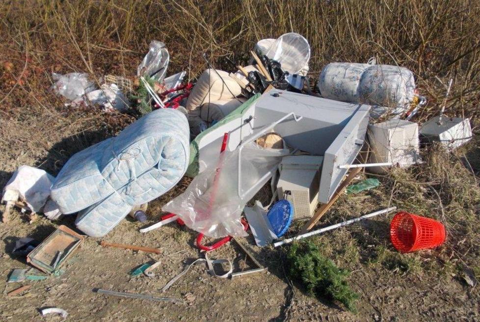Altra discarica a cielo aperto Indagini dei carabinieri