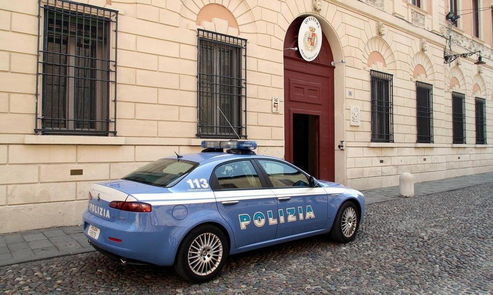 Preso a pugni da tre persone «Non ho pagato il fumo»