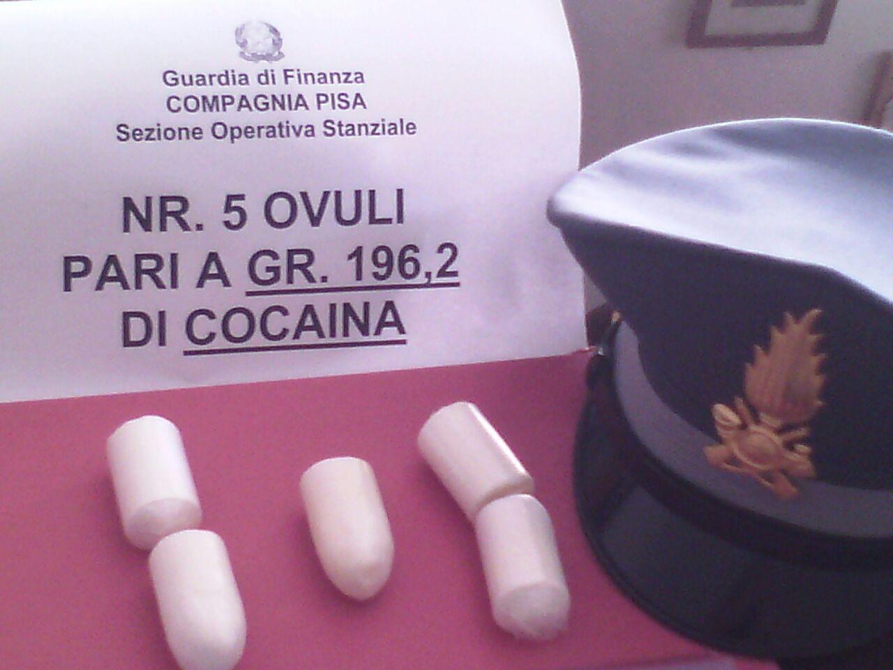 Arrestata all'aeroporto con duecento grammi di cocaina 