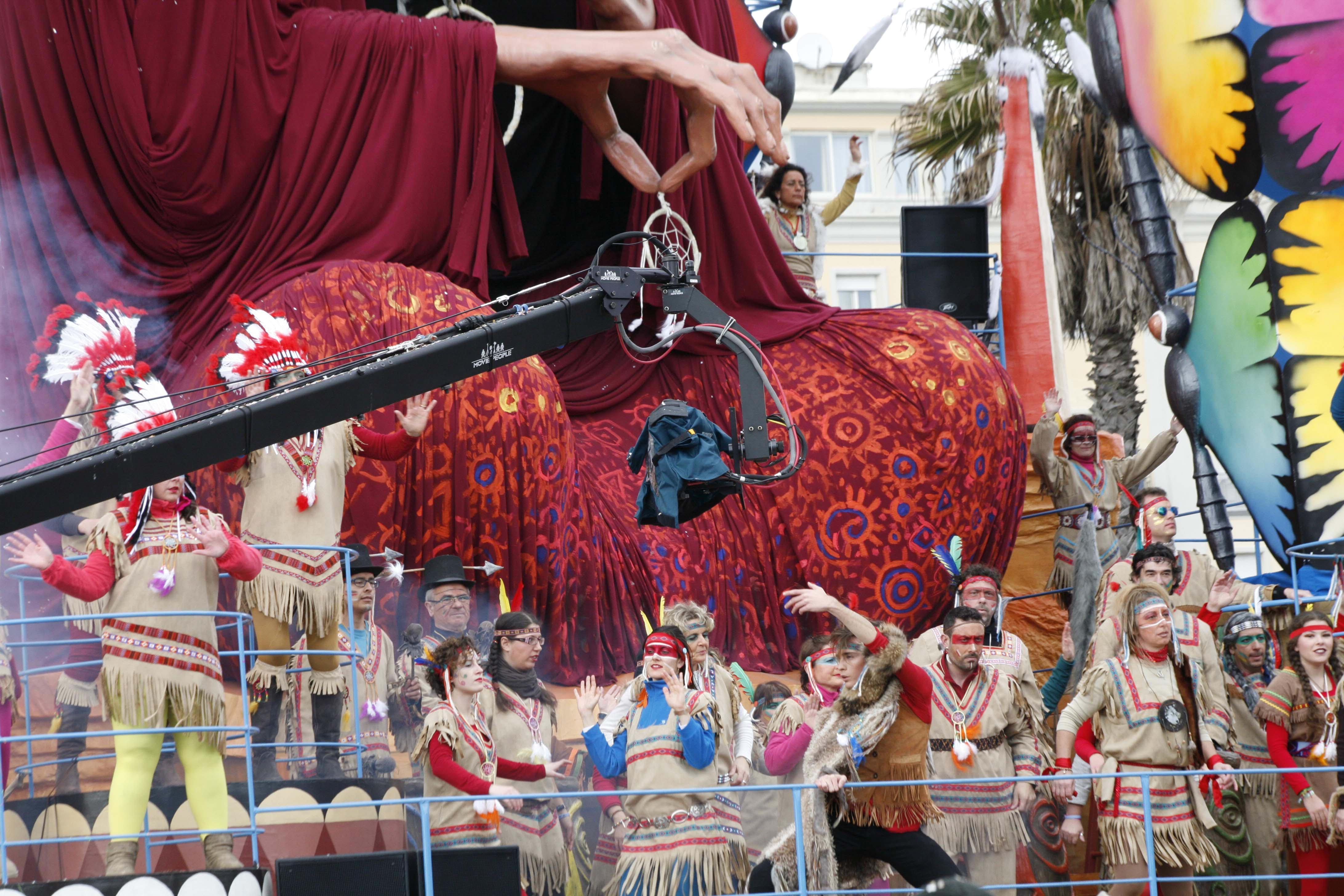 Le telecamere della Rai al Carnevale di Viareggio