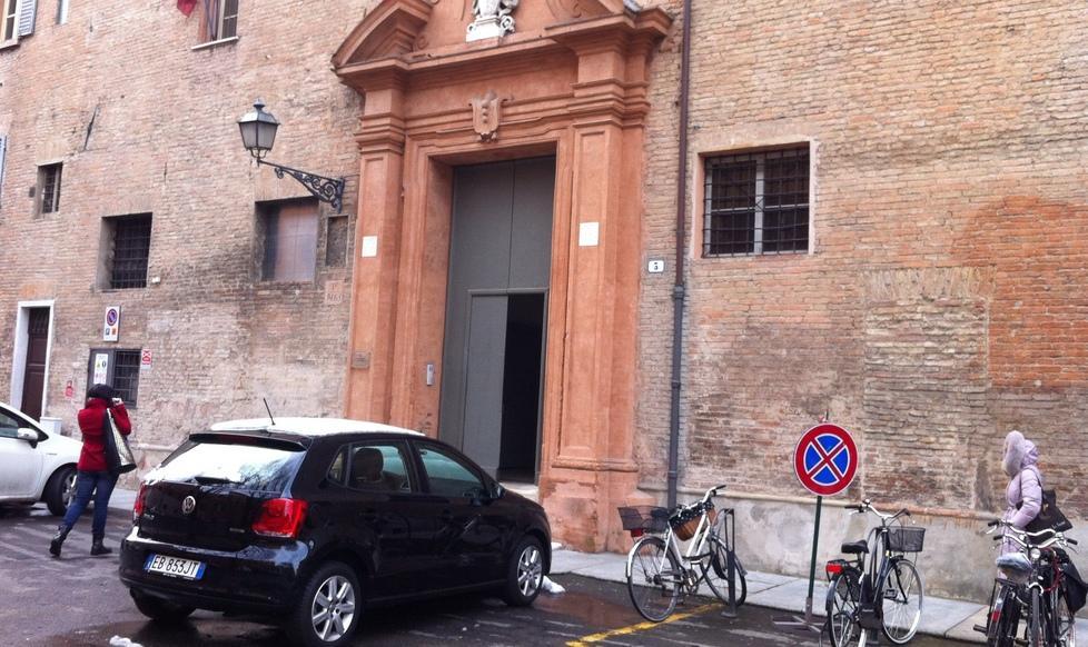 Truffa ai danni dello Stato: «Processate i 2 cancellieri» 
