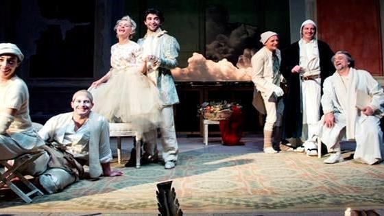 Un momento dello spettacolo "Gli innamorati" che andrà in scena al De Filippo