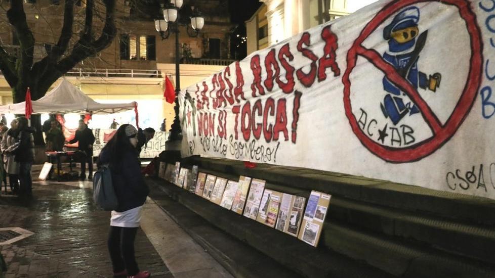 Uno deglli striscioni di protesta