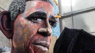 Obama di cartapesta foto del giorno