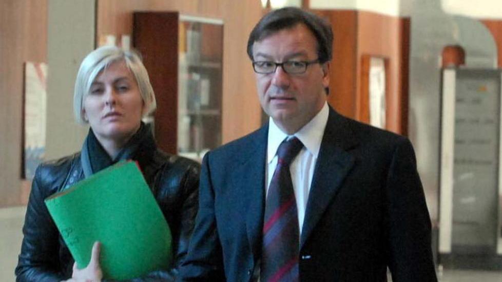 Prende gli ansiolitici e poi guida Due incidenti, donna a processo