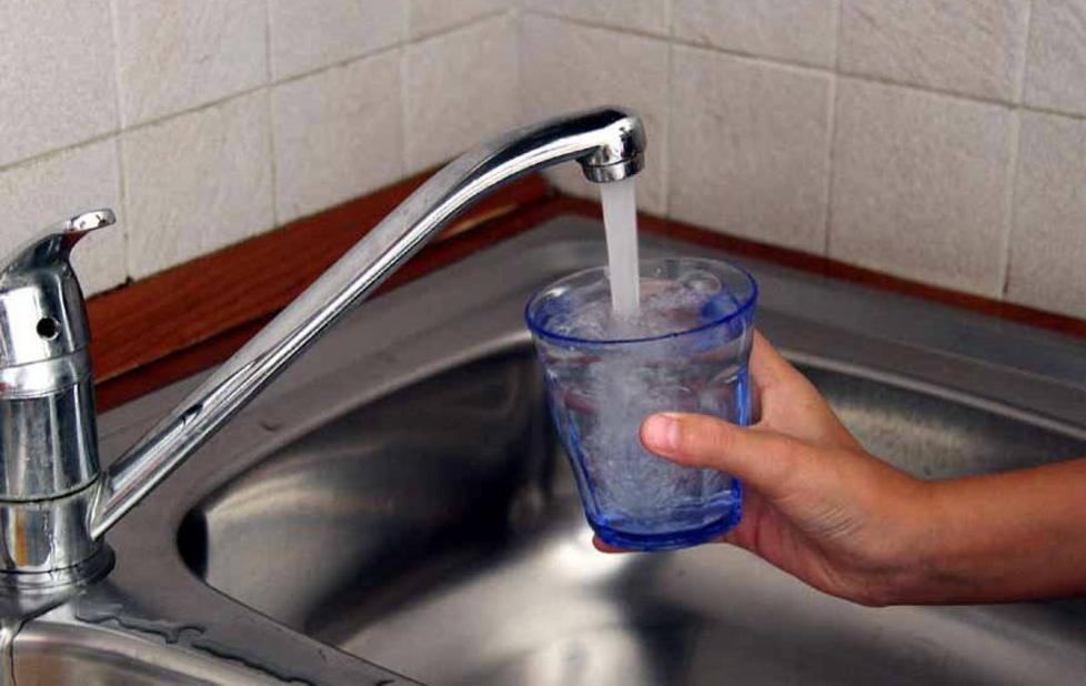 «Acqua, nel 2015 in arrivo rincari del 12%» 