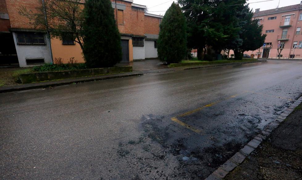 Danno fuoco a macchina di un pensionato a Magreta