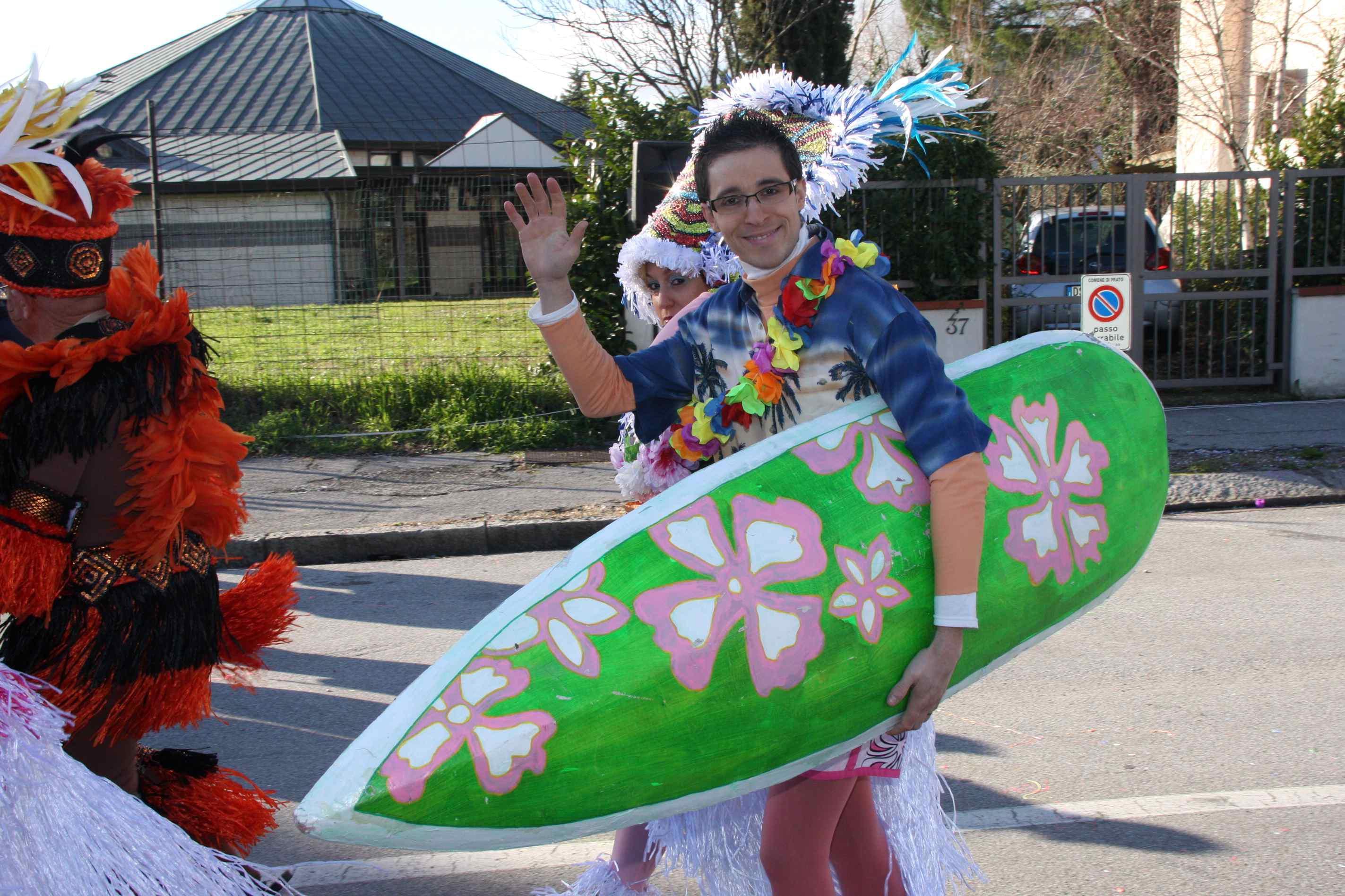 Un momento della sfilata del Carnevale di Galcetello del 2014