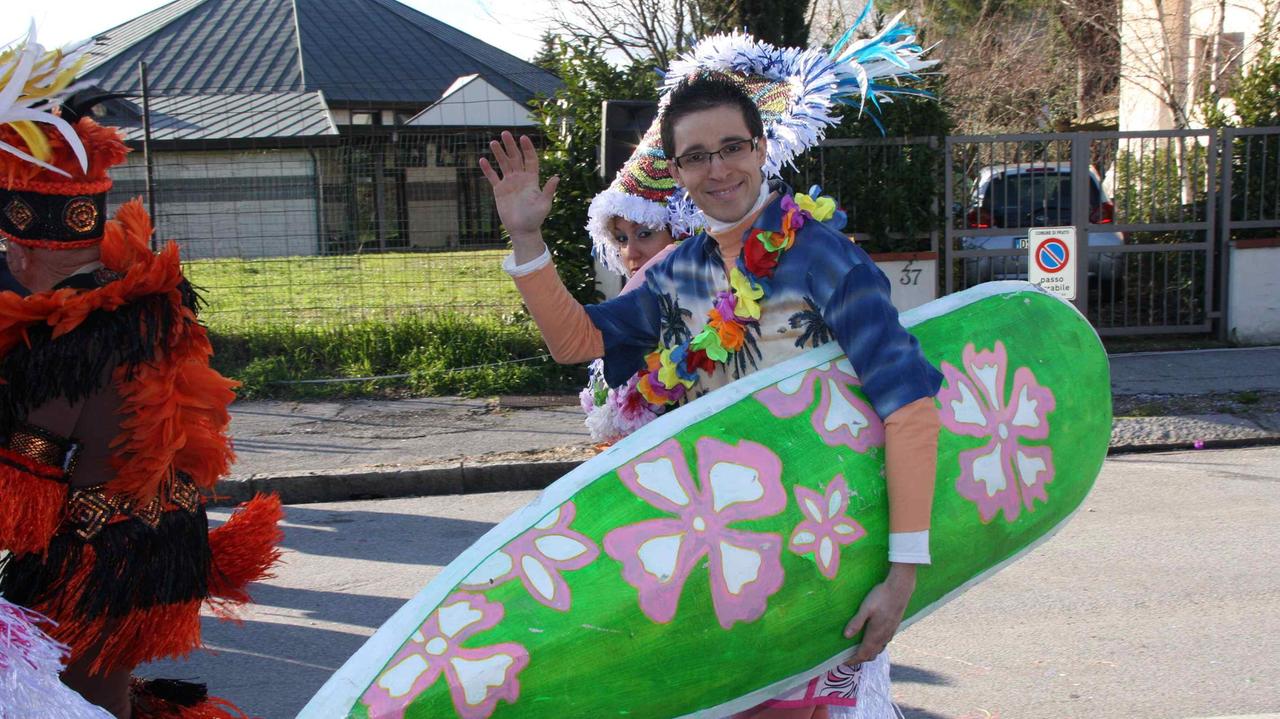 Un momento della sfilata del Carnevale di Galcetello del 2014