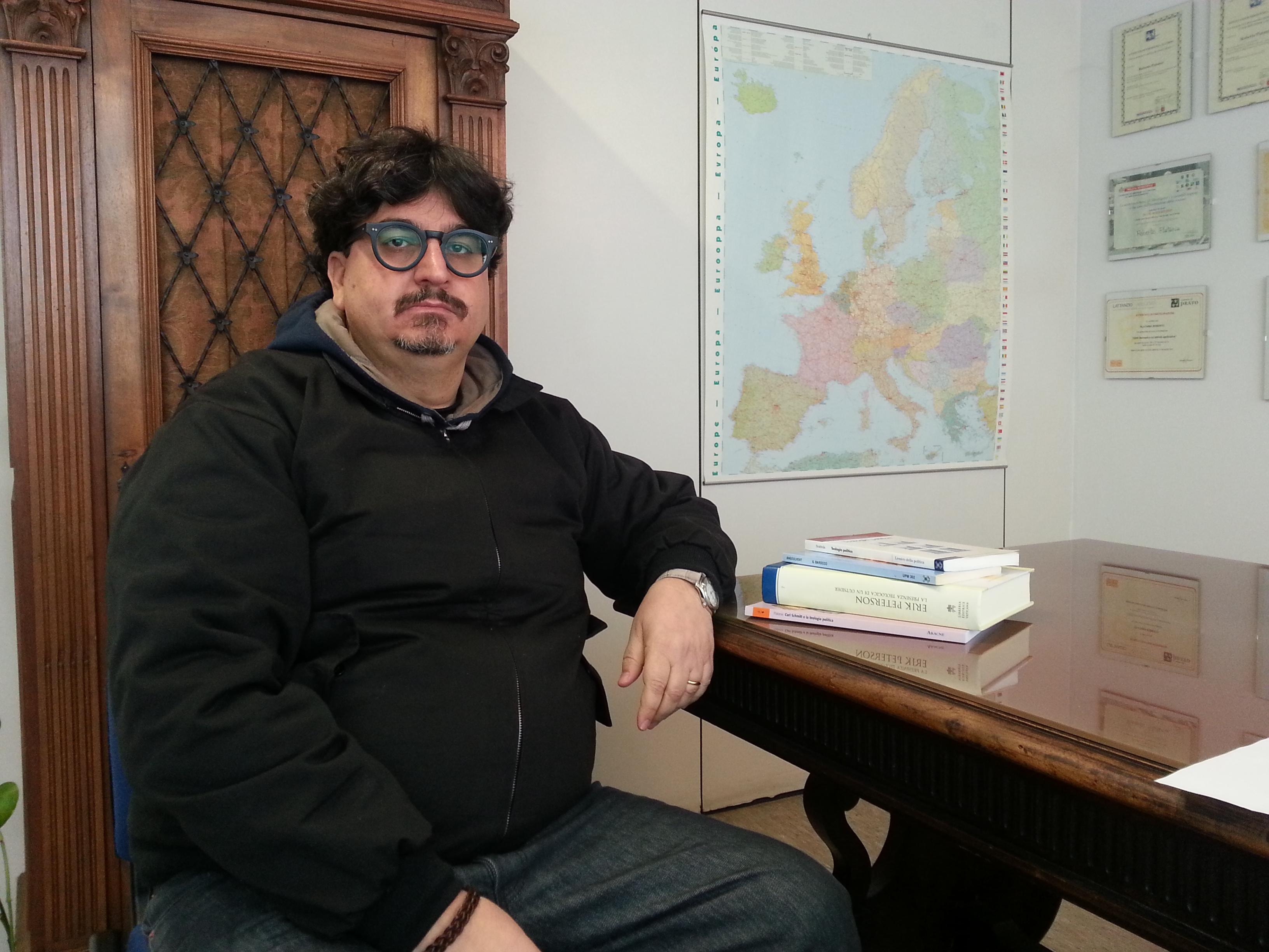 Roberto Platania, l'autore dell'opera su Schmitt