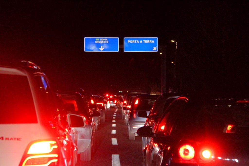 Le lunghe fila in Variante 