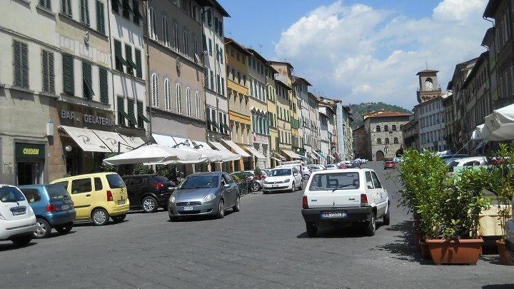 Per i disabili parcheggi scarsi e stalli blu a tariffa piena