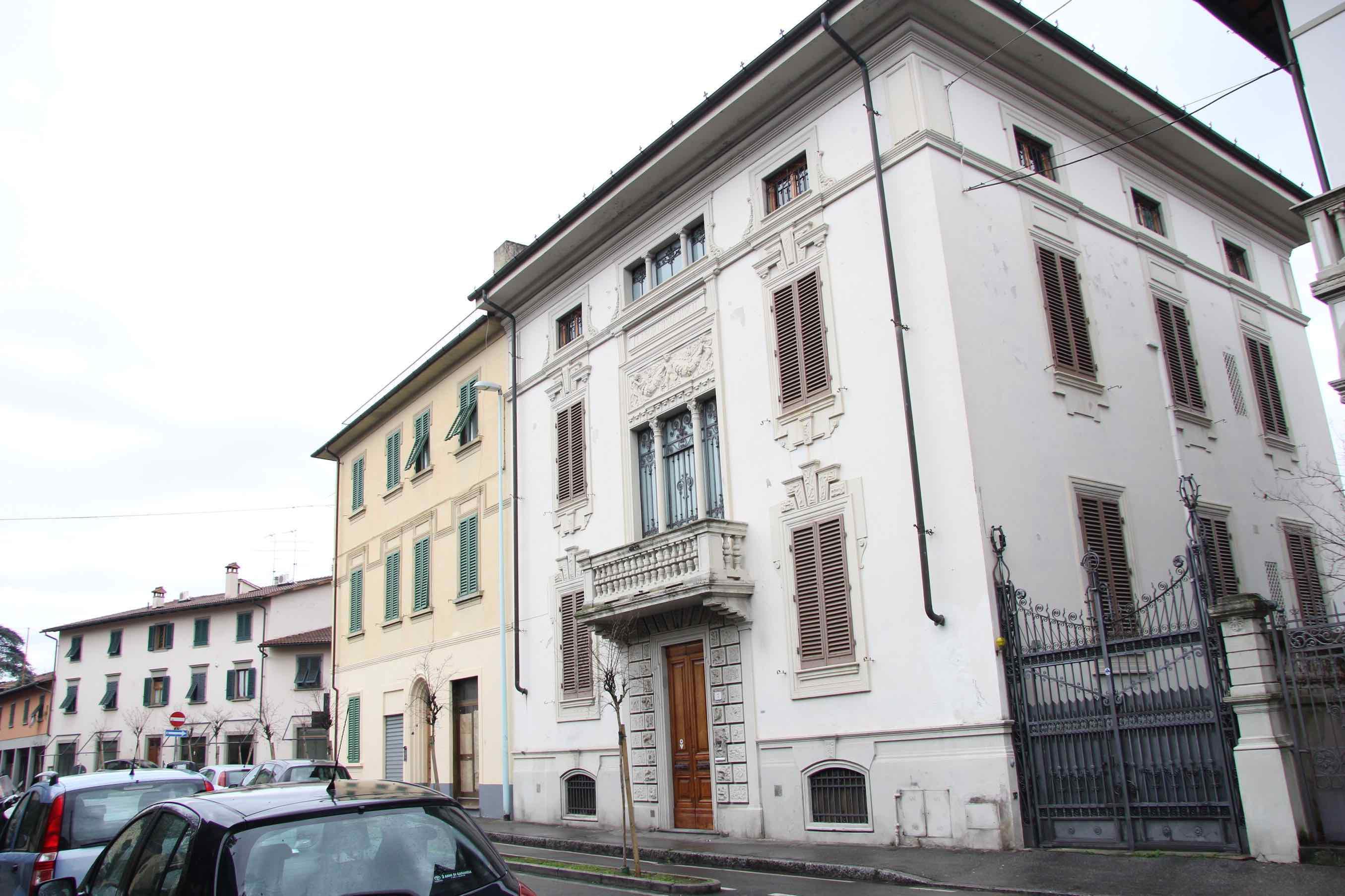 La villa della famiglia Fineschi (quella bianca) in via Amendola alla Pietà