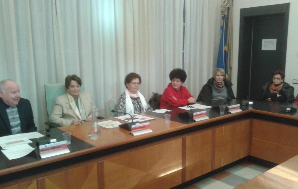 Cucito e lezioni di italiano, così va avanti l’integrazione 