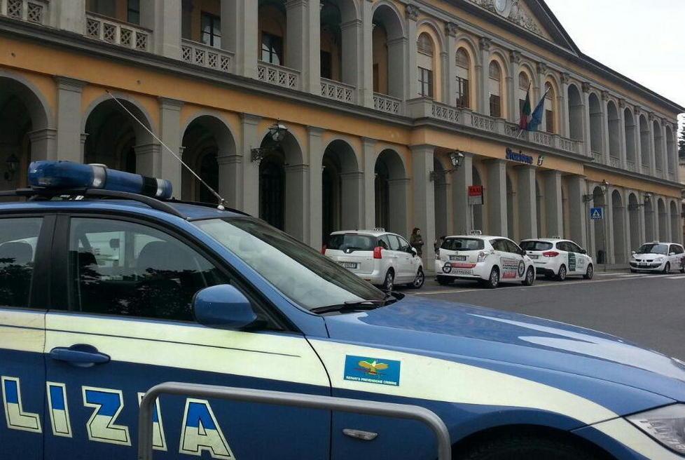 Giovane provocato e derubato alla stazione
