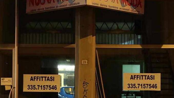 Cinesi in fuga, svuotato negozio