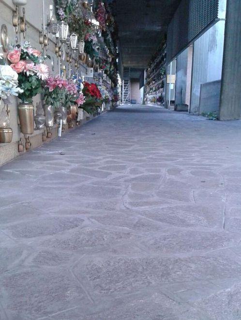 Nelle gallerie del cimitero pulizie straordinarie 