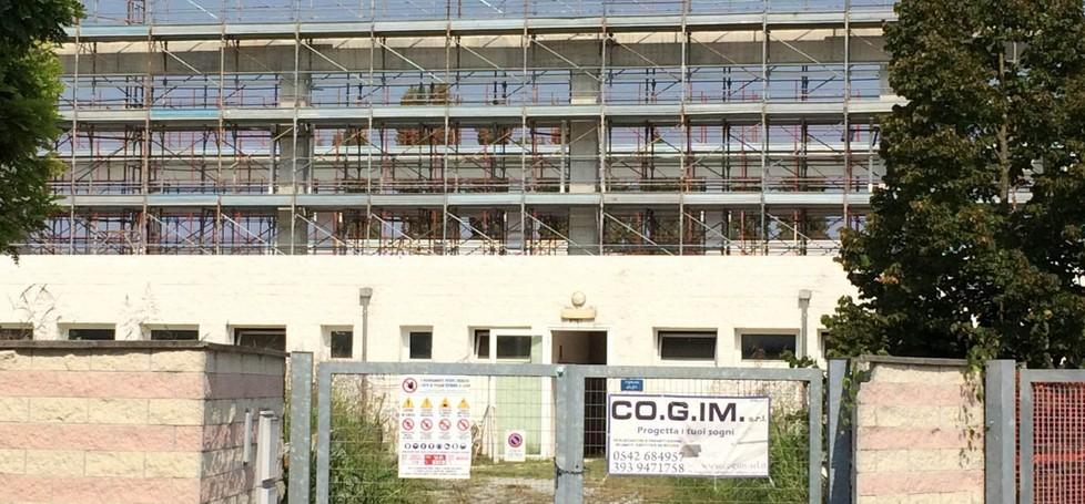 I lavori alle scuole medie legati a quelli del Palasport 