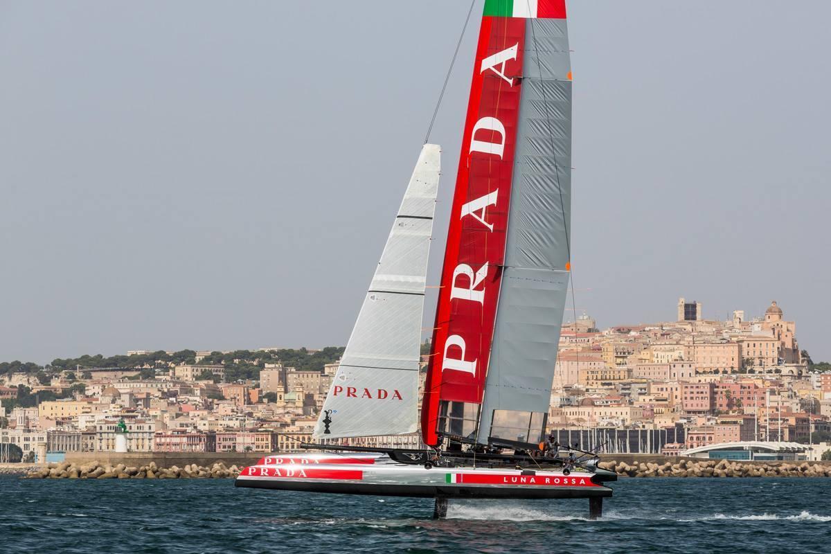 Luna Rossa in allenamento a Cagliari