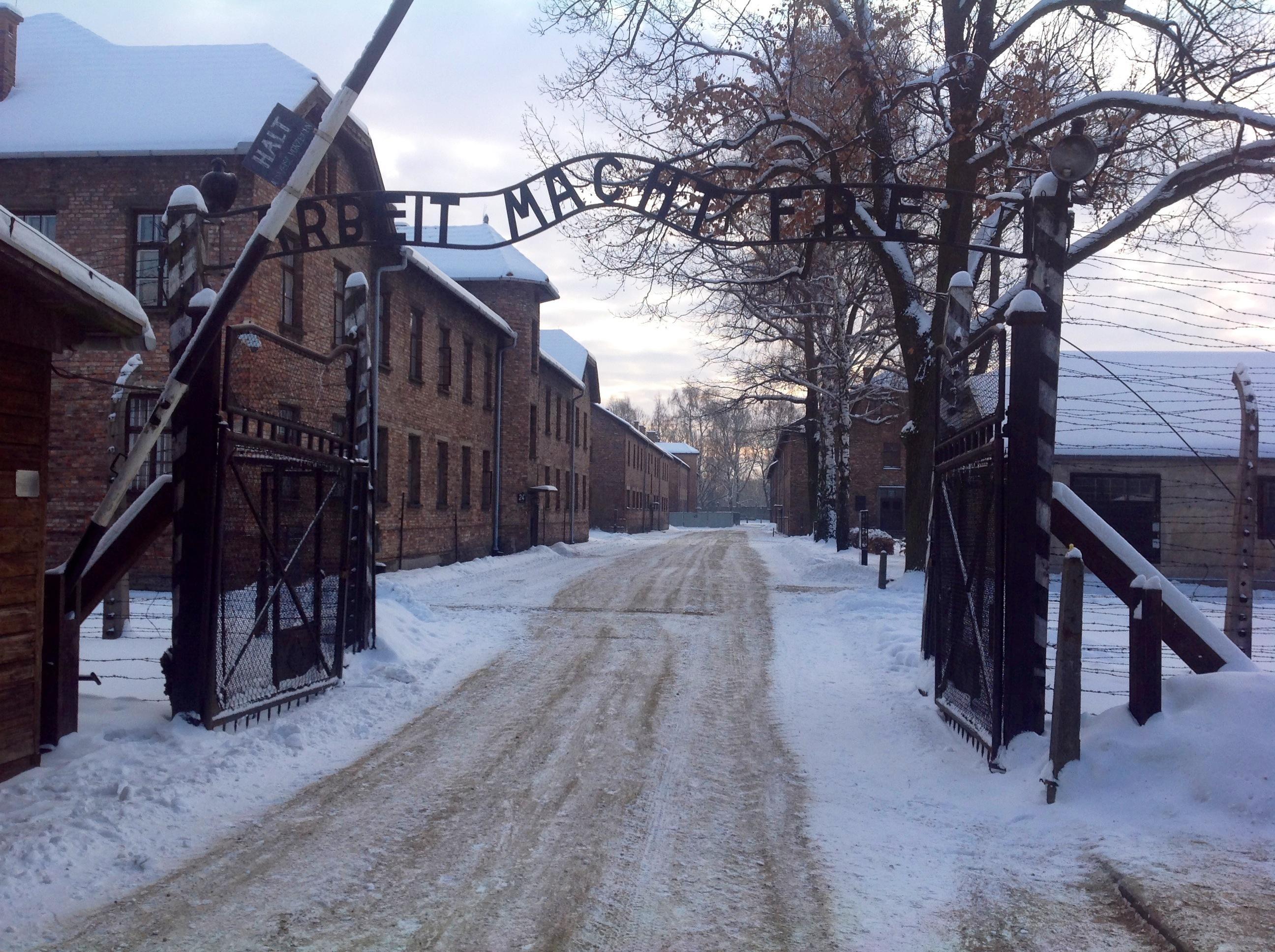 L'entrata del campo di concentramento di Auschwitz