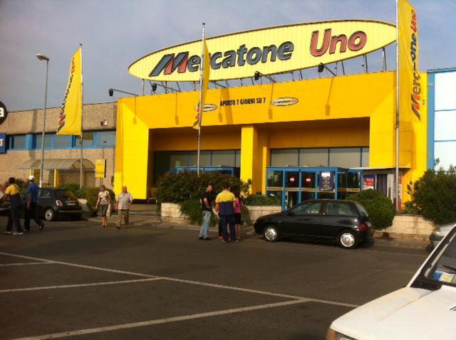La sede di Mercatone Uno a Navacchio
