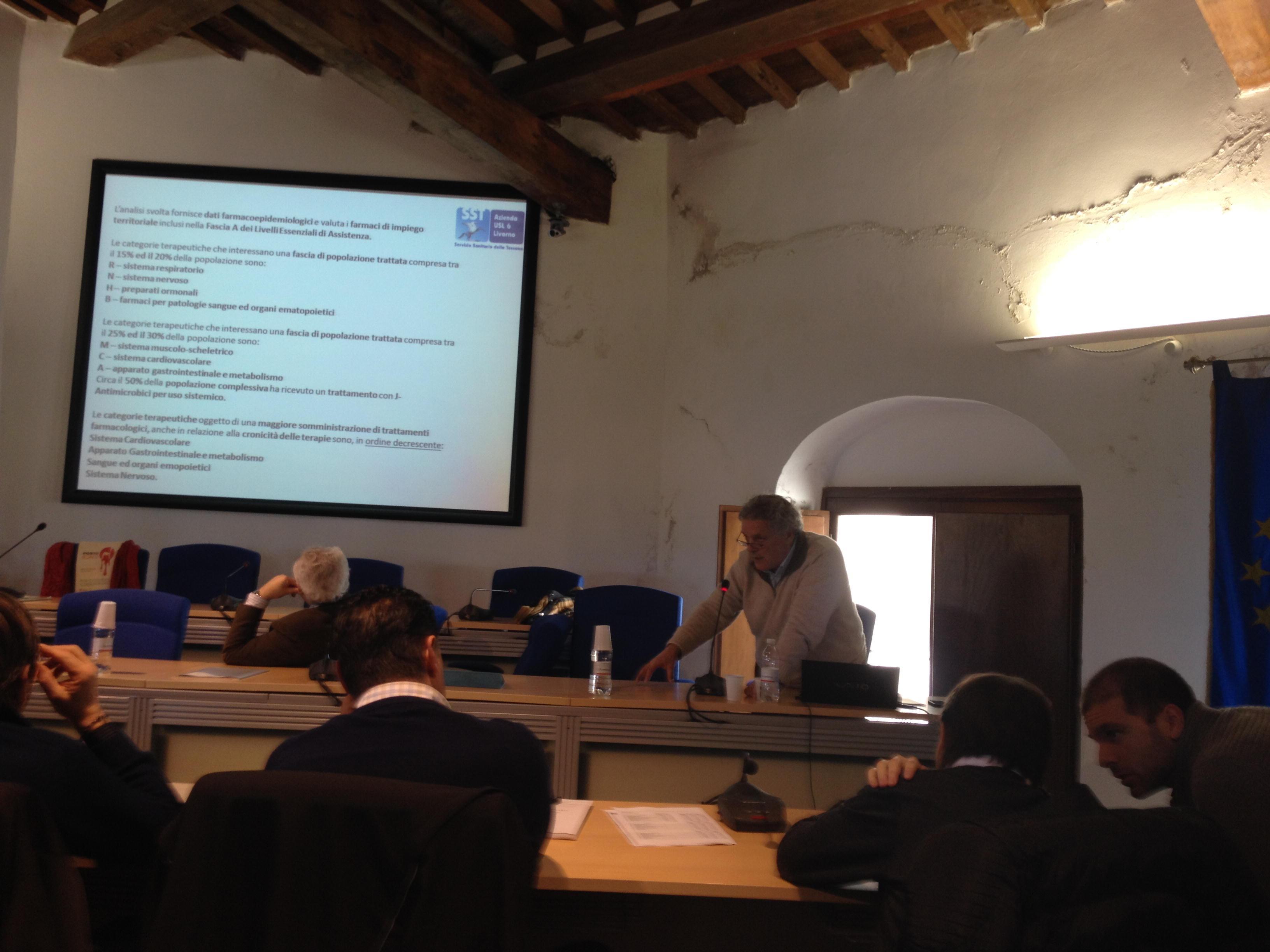 Il direttore dell'Asl 6 Eugenio Porfido espone i dati epidemiologici in comune a Rosignano