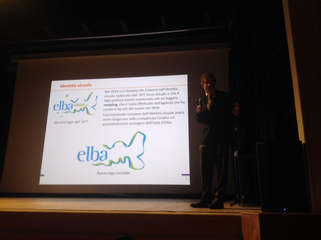 Il manager della Gestione associata Maurizio Goetz durante la presentazione