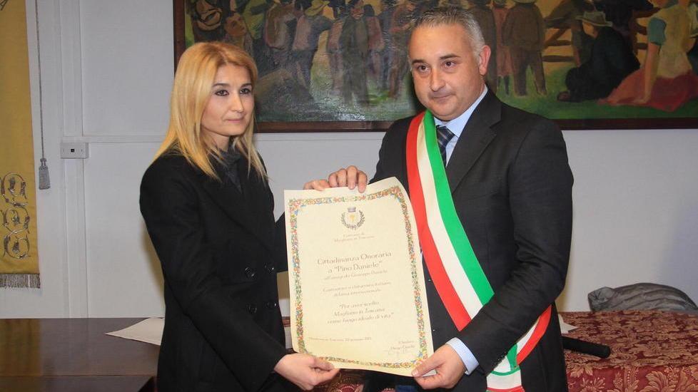 Ultimo applauso dai concittadini Pino Daniele ora è maglianese