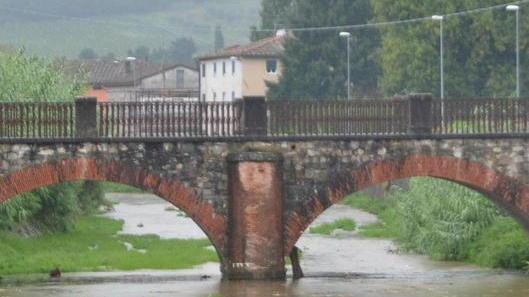 «Pericoloso il ponte sulla Freddana»