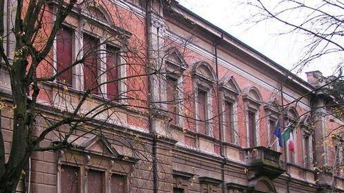 Gazebo in piazza per discutere i problemi di Cento