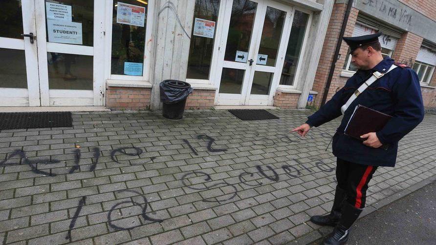 Allarme bomba al “Galvani-Iodi”
