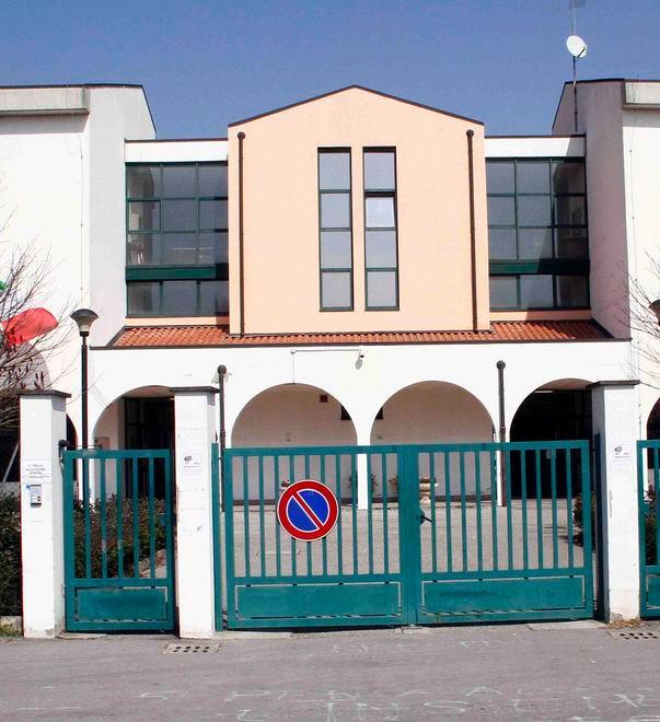 L’appello dei ragazzi dell’Isit: «Freddo, bagni ko e piove dentro» 