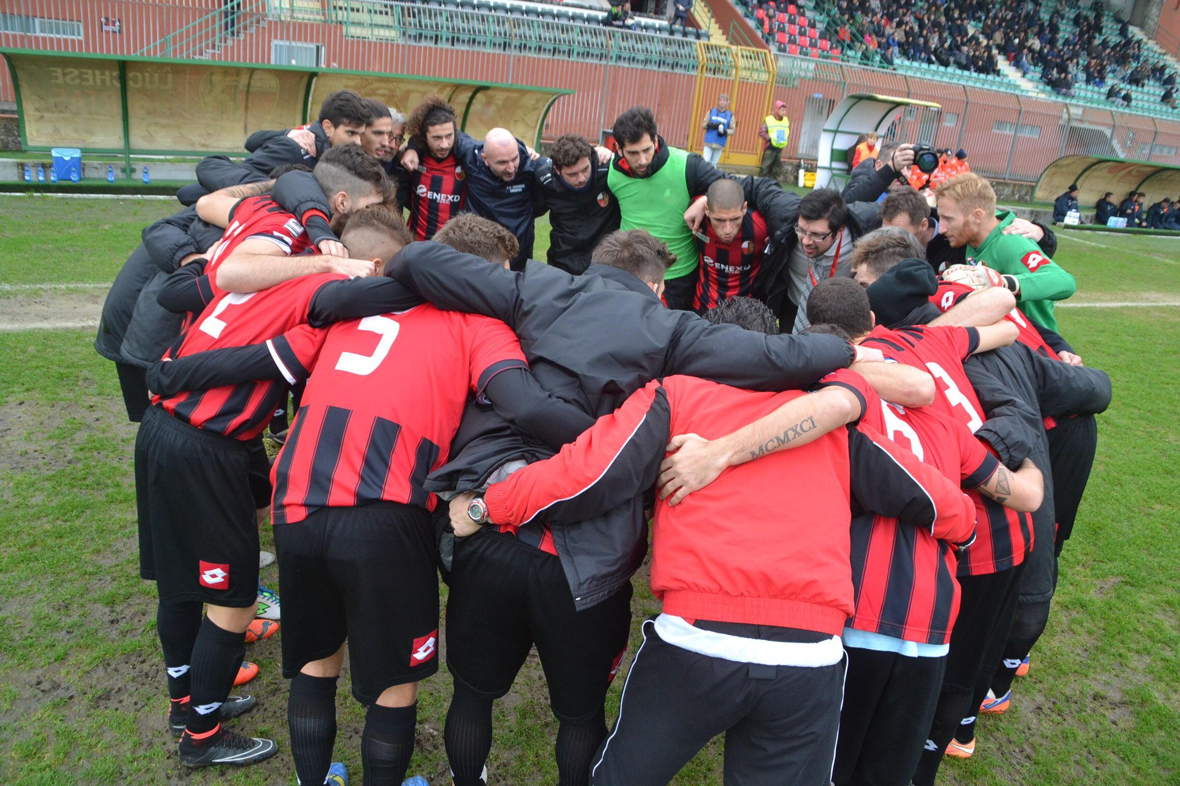 La "carica" dei rossoneri