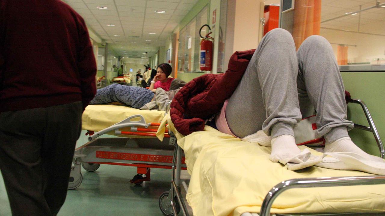Il pronto soccorso affollato durante un picco di accessi (foto di archivio)