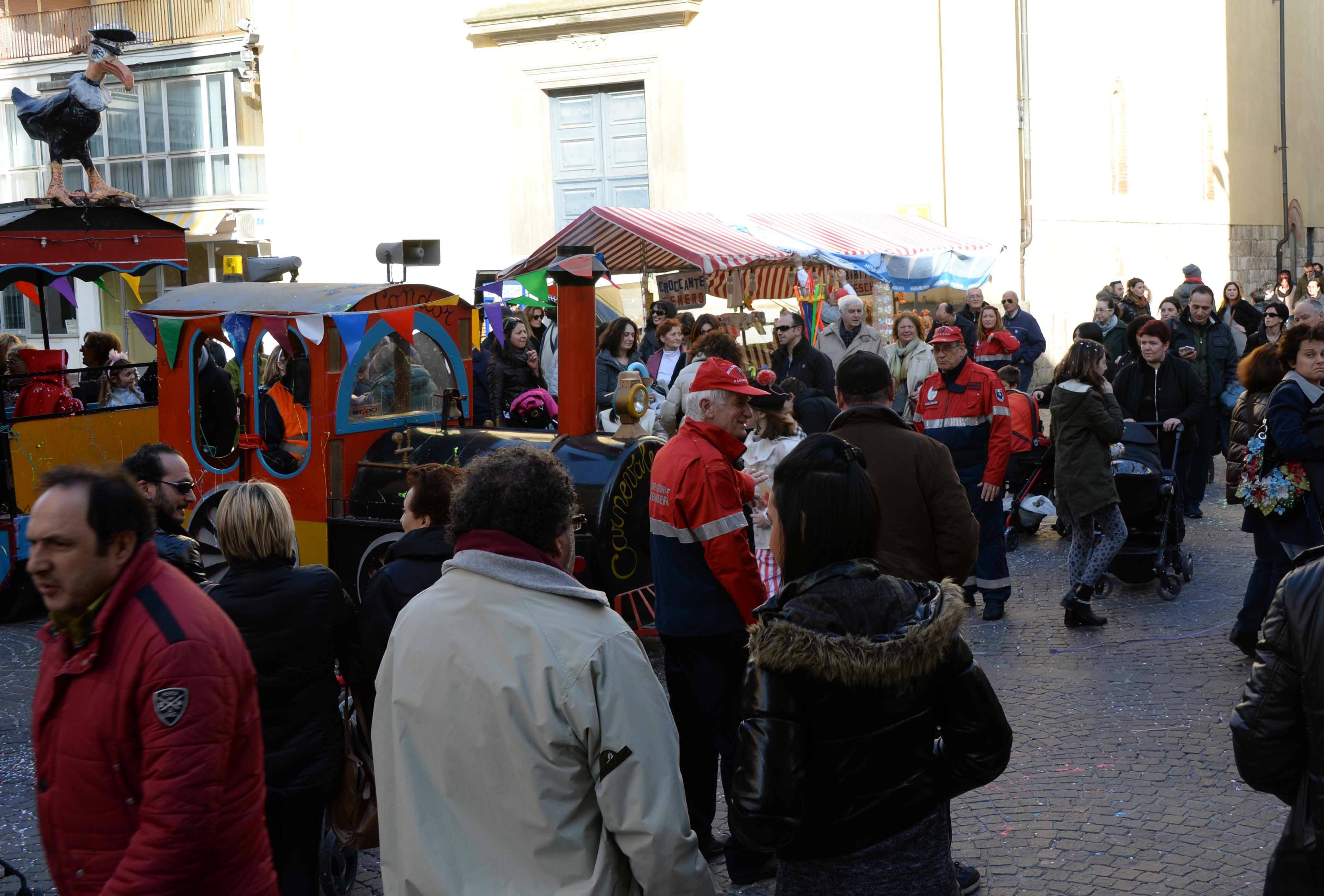 Carnevale in centro a Pontedera (foto Franco Silvi)
