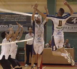 Massa-Grosseto in campo, super sfida per il primato 