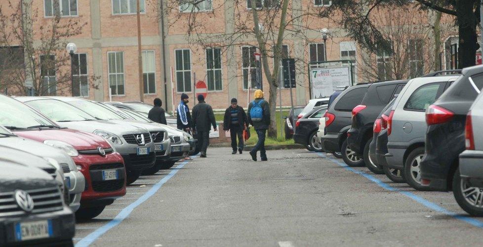 Parcheggiatori abusivi, arriva la sbarra 