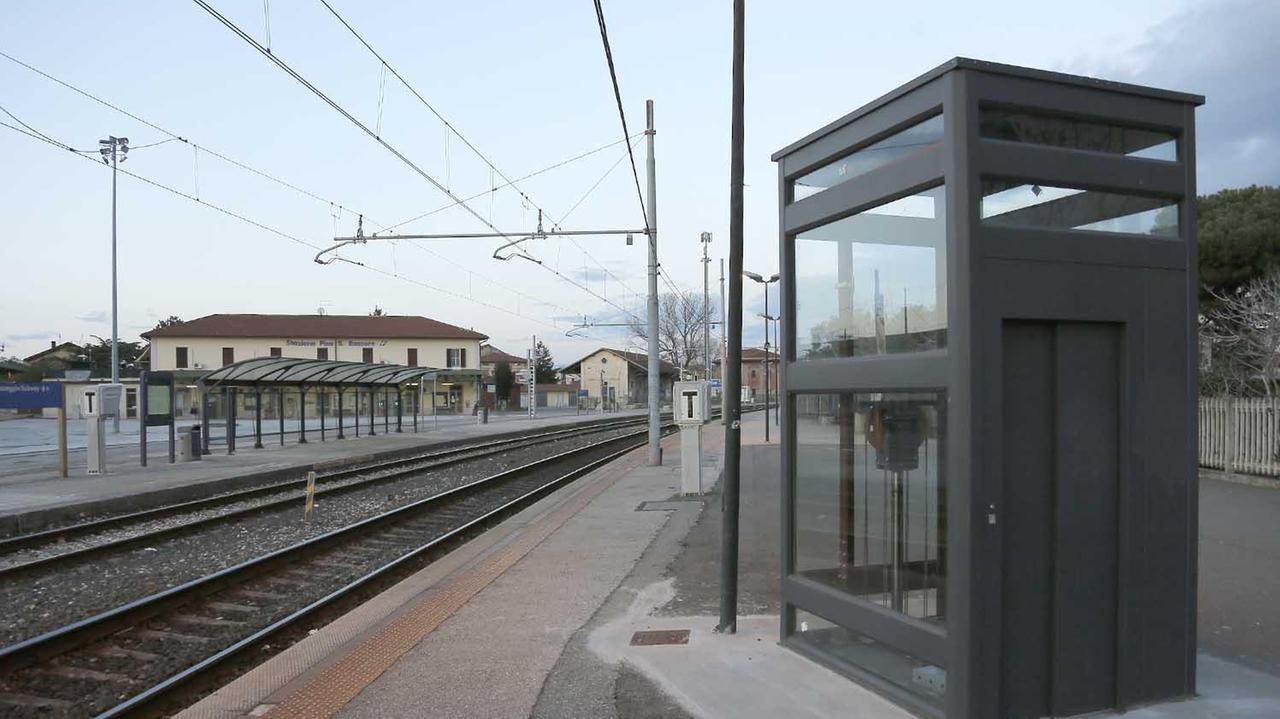 Disabili, mai attivato l'ascensore alla stazione