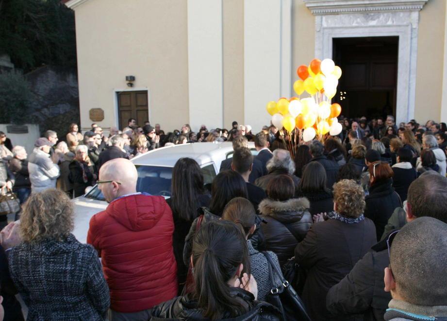 A Capezzano i funerali di Scardaoni